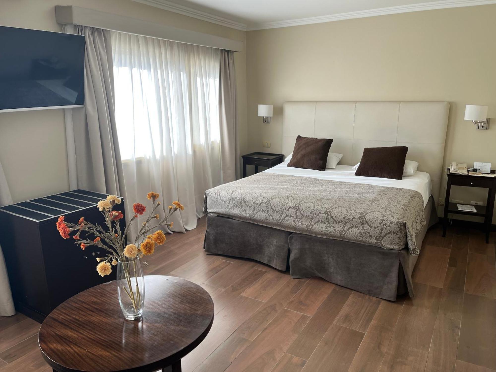 Kenton Palace Hotel 4*